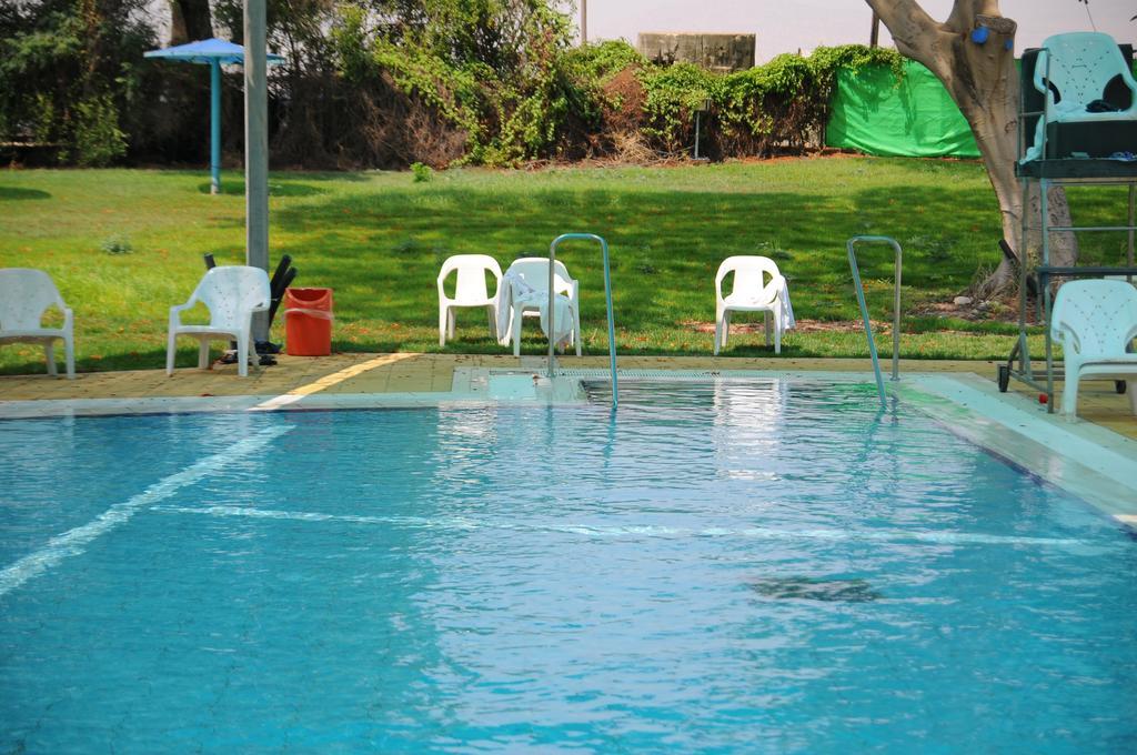 Kibbutz Tiratzvi - Country Lodging Tirat Ẕevi Kültér fotó